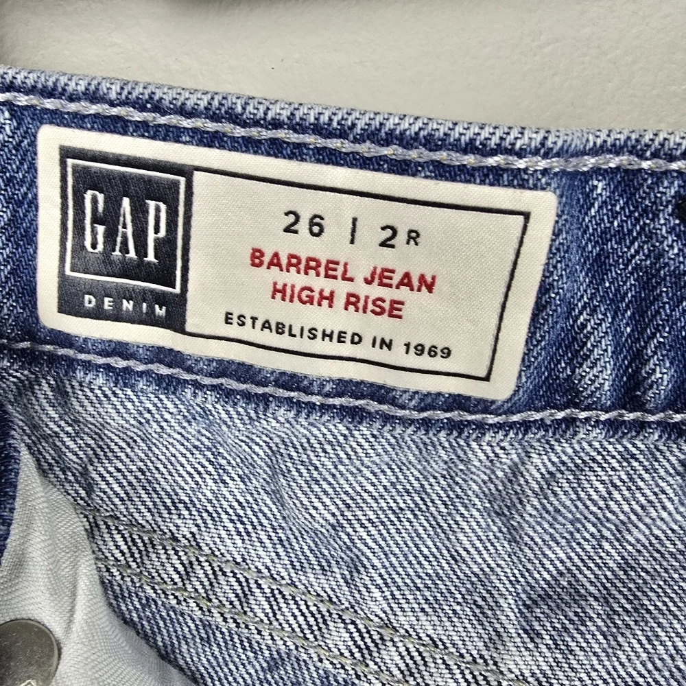 GAP barrel jean
